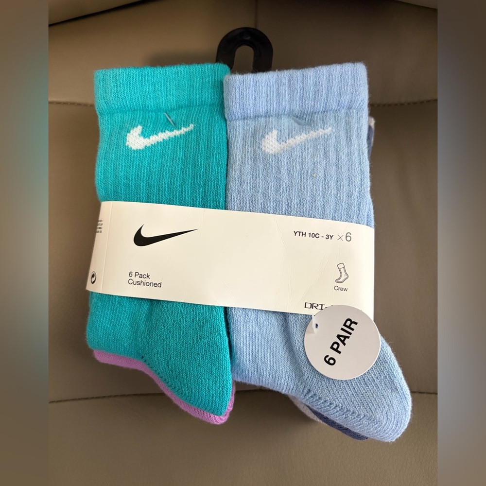 BNWT NIKE UNISEX YOUTH (6) PACK CREW SOCKS MULTICOLOR US SHOE SIZE 10C to 3Y - Picture 7 of 12